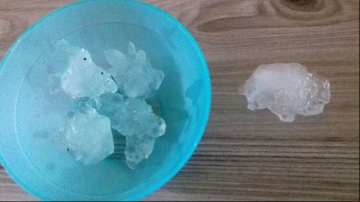 Pedras de granizo de Zortéa - Foto: Luciana Tavares/Divulgação G1